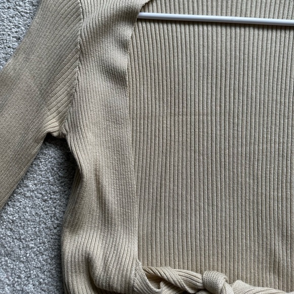 CREAM TURTLENECK - Picture 12 of 15